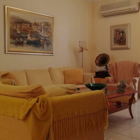 Apartment Giorgos 卡拉马塔 外观 照片